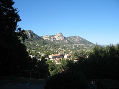 Large  Clean  family apartment in Vence  nr Nice  Mountain view Sleeps 4-6