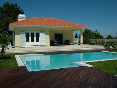 Villa con piscina cerca de las playas