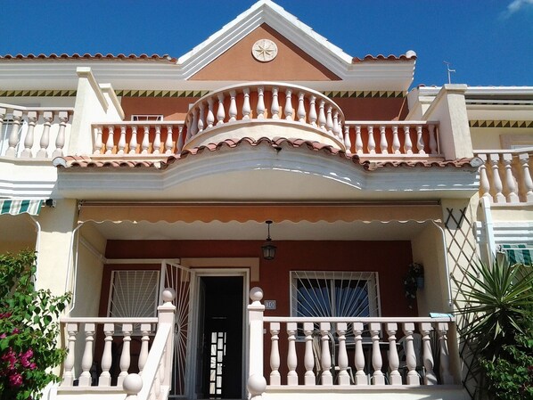 Villa Front