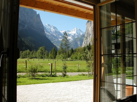 Stunning views of the spectacular Lauterbrunnen Valley