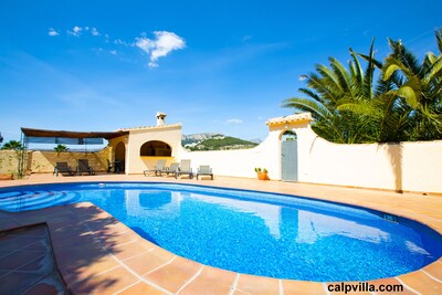 Four Bedroom Villa With Private Garden And Pool With Stunning Mountain Views
