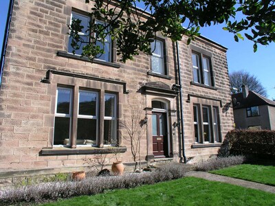 Araglen is a beautifully appointed house on the edge of the Peak District