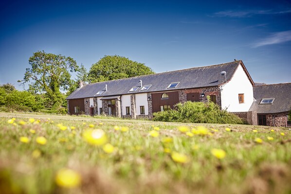 Elm Barn at Newhouse Farm Cottages