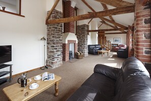 Elm Barn lounge
