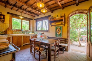 Wonderful Kitchen, old style and very well equipped of all you may need!