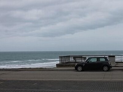 Contemporary Beachfront Ground Flr Apartment Overlooking Fistral Beach & Terrace