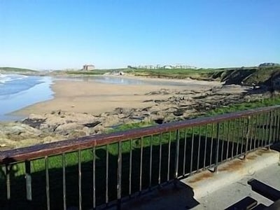 Contemporary Beachfront Ground Flr Apartment Overlooking Fistral Beach & Terrace
