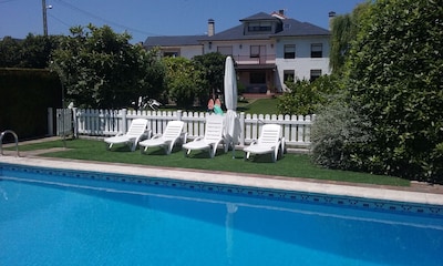 Pueblo de Mogro apartment with pool and garden - beach - Santander 10 minutes