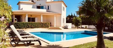 Private pool area