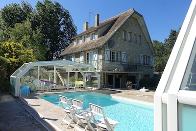 160m2 villa - 1300m2 plot - indoor pool in Ile-de-France Yvelines