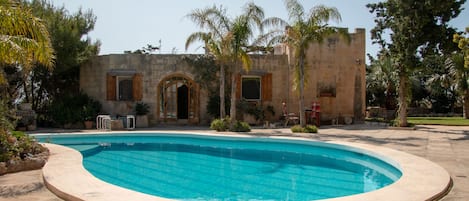 Cottage & Pool Area