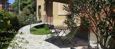 ingresso dal giardino