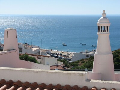 Acogedor apartamento con 180 vistas con vistas al mar en tranquilo pueblo de pescadores