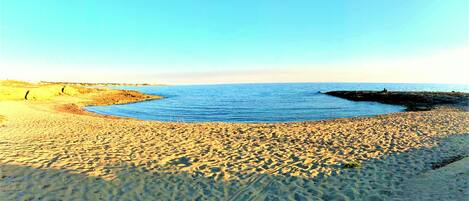 Spiaggetta libera raggiungibile in 2 min. a piedi