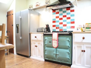 Blenheim Cottage Kitchen - Electric Aga and Large American Style Fridge/Freezer