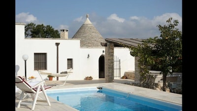 Beautiful Trullo with private pool, easy walking  to UNESCO site of Alberobello