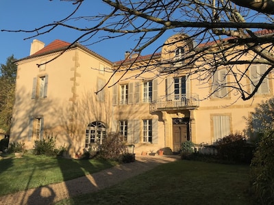 Schönes Maison de Maitre mit großem Garten und privatem Pool