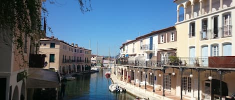 Port Grimaud Waterway-Apt Around the Corner