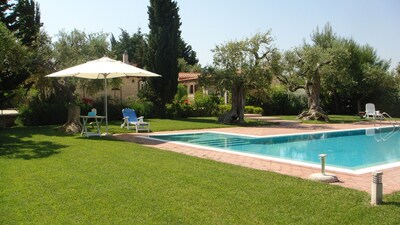 "LERALORA " COUNTRY VILLA WITH SWIMMING POOL AND PATIO CLOSE TO SEA AND FAMOUS PLACES