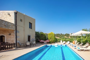 Welcome to Satra Villa in the picturesque village of Eleftherna!
