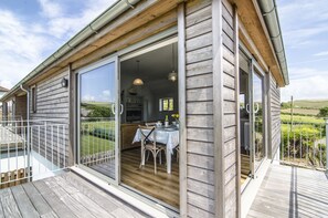 Wraparound balcony