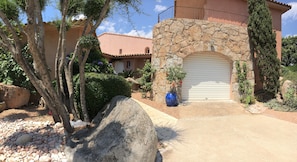 Villa vue du parking 
