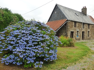 17th Century Normandy Farmhouse, *** reformado con gusto y familiar