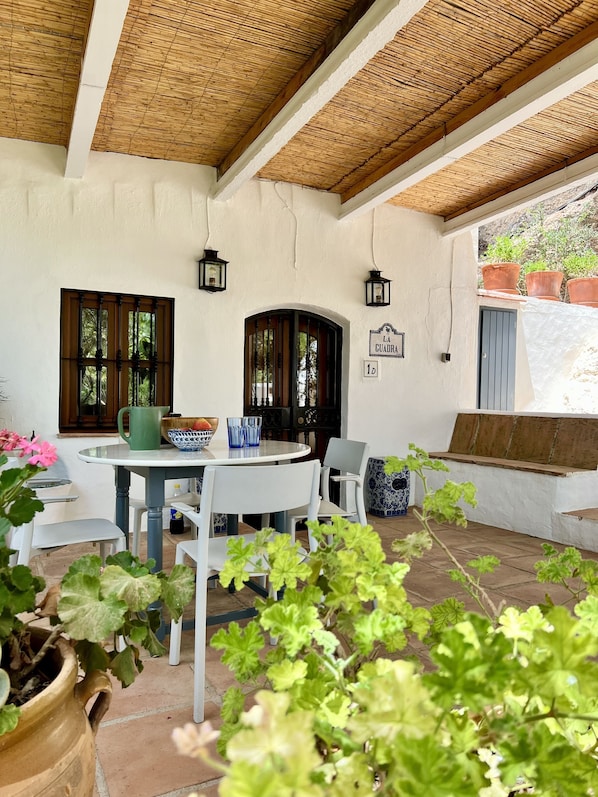 Outdoor covered patio area