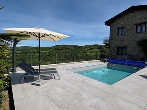STELLA - Pool area next to the house, saltwater-pool, heatable
