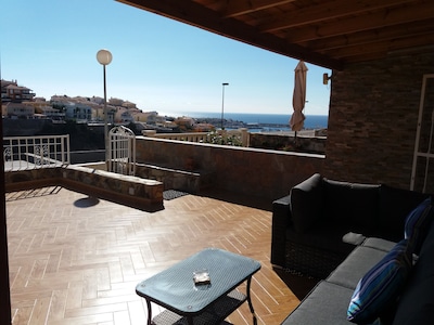 Comfortable duplex with super-large terrace with sea view in a small complex