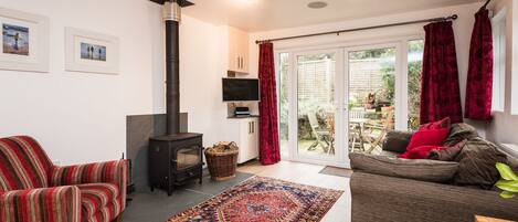 Sitting room and patio