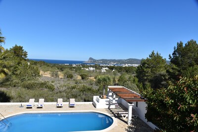 Villa Marlis Ibiza, 400 sqm house with sea views near the best beaches of Ibiza