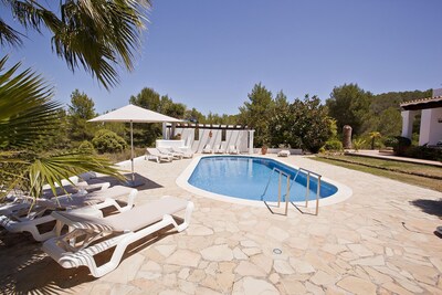 Villa Marlis Ibiza, 400 sqm house with sea views near the best beaches of Ibiza