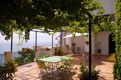 Sehr schönes Haus mit großer Terrasse und Meerblick, nur 6 km von Positano