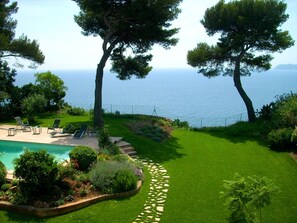 Beautiful garden with sea view