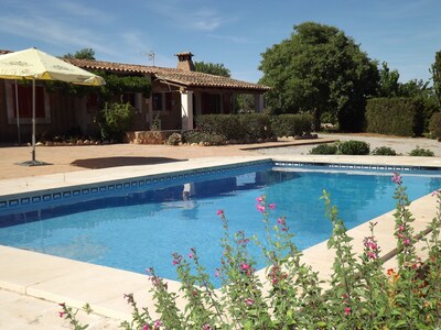  Villa con piscina, jardín y barbacoa cerca de la playa WIFI gratis 
