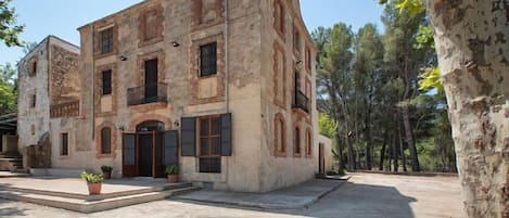 Fachada El Gatellar de Mas de Serra