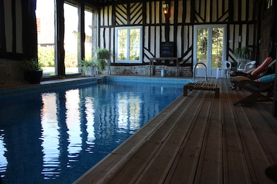 Casa de carácter de 320 m2 con piscina cubierta climatizada en una yeguada