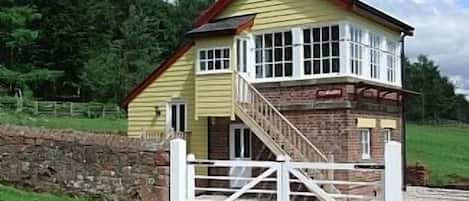 Cliburn Signal Box from road south west