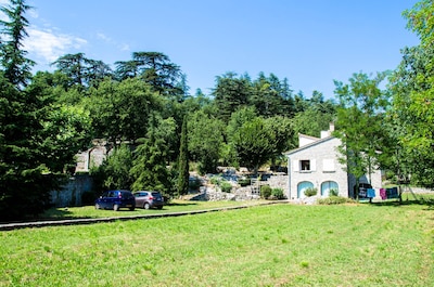 Grande maison familiale en Ardèche provençale