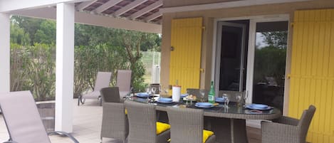 A view of the outdoor dining area