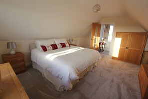Glenside Cottage - Bedroom - can be configured as a twin or superking