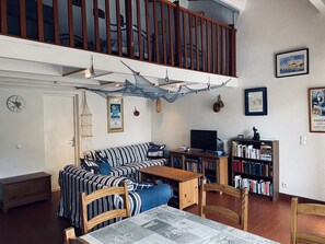 Living and dining area