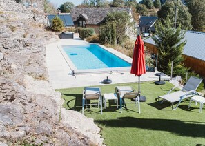 Le coin Piscine:
Piscine 10x4 chauffée à 27° du 15 mai au 30 septembre