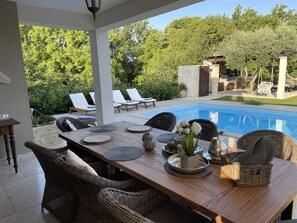Outdoor dining