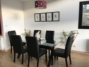 Espace repas 8 personnes 