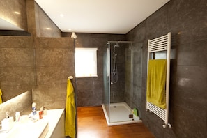 Master Bath room