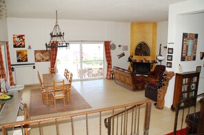 Large open plan living/dining area 