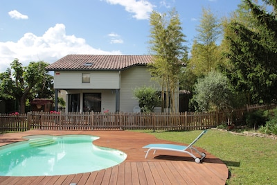 Beautiful wooden house, friendly and 15 minutes from Toulouse