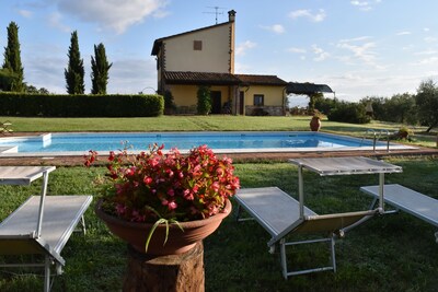 Encantadora villa de Umbría, majestuosa vista de Todi, piscina privada, wifi (para 6-7)
